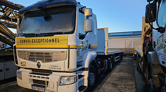 Convois exceptionnels, transport de matériel de chantier en Bretagne